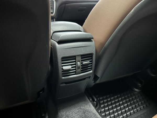 Mercedes-Benz GLA
200 – Image 20