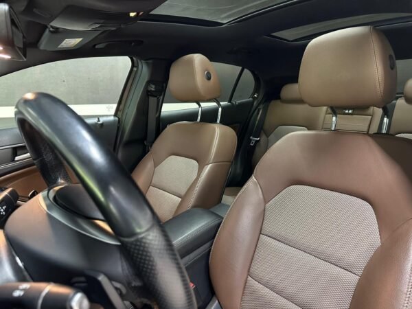 Mercedes-Benz GLA
200 – Image 21