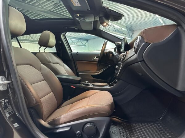 Mercedes-Benz GLA
200 – Image 24