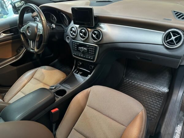 Mercedes-Benz GLA
200 – Image 17