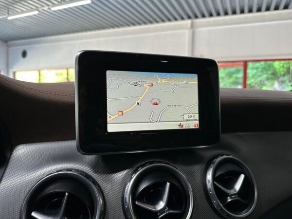 Mercedes-Benz GLA
200 – Image 19