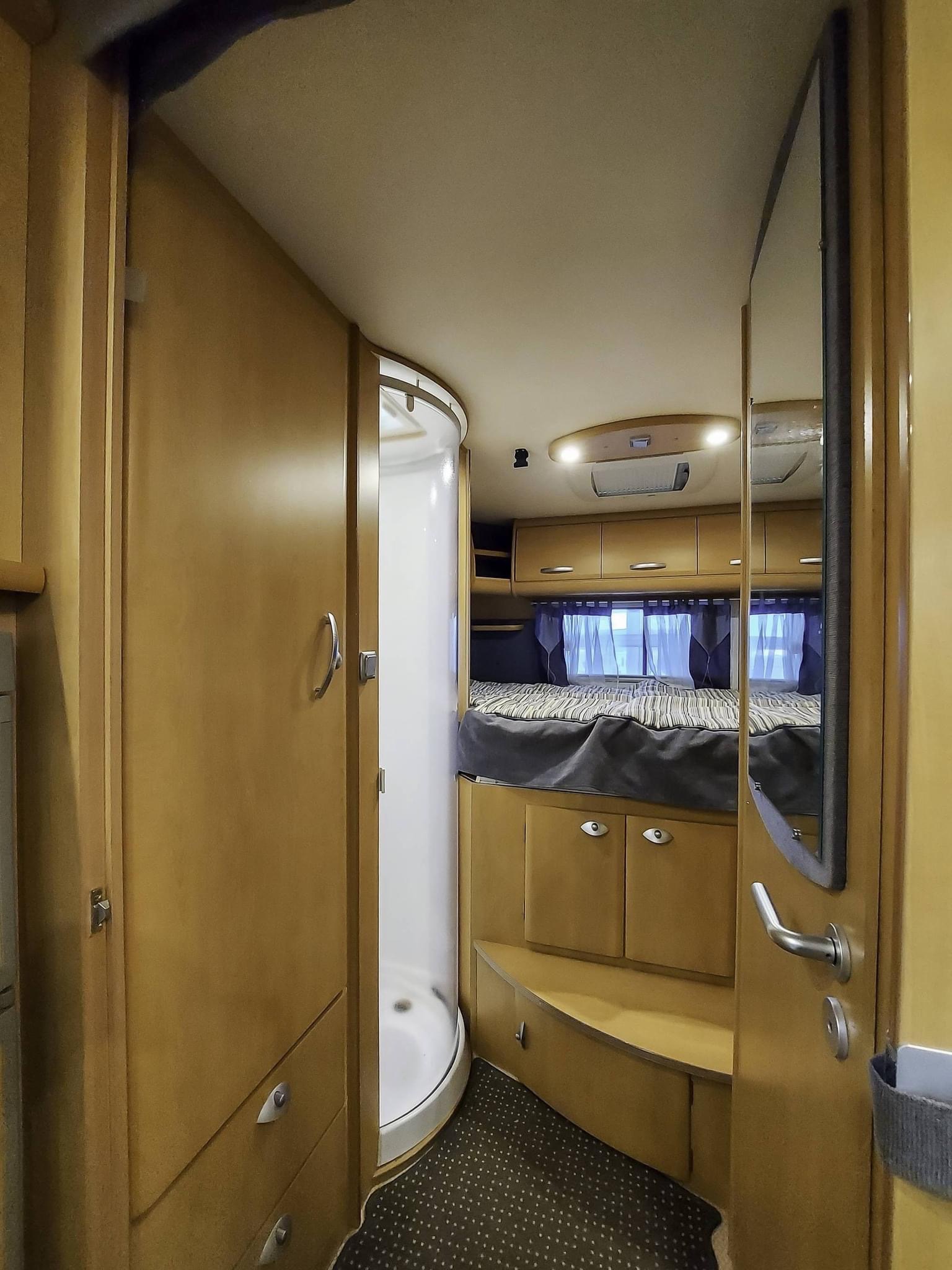 Camping-car Pilote Galaxy 734FG Porteur Mercedes Automatique – Image 6