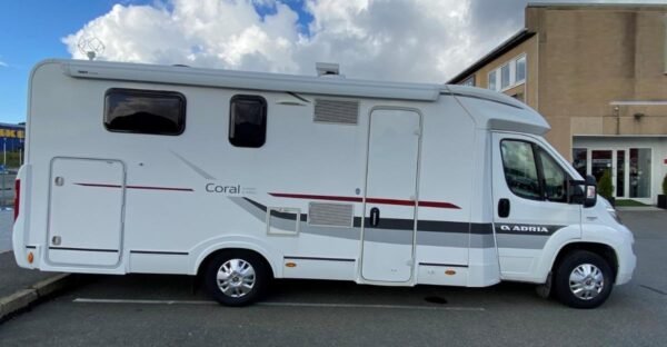 ADRIA CORAL S 690 SC 2015 FAIBLE KILOMÉTRAGE – Image 2