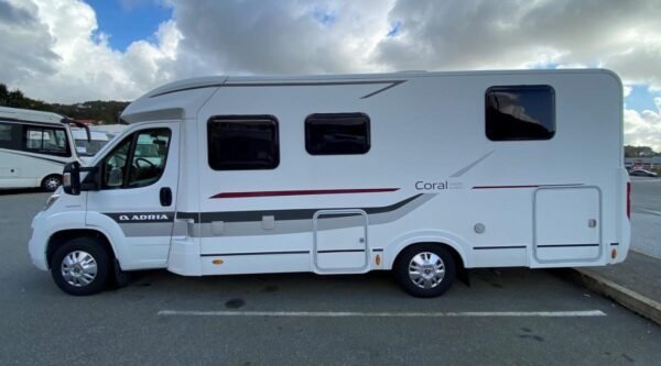 ADRIA CORAL S 690 SC 2015 FAIBLE KILOMÉTRAGE – Image 4
