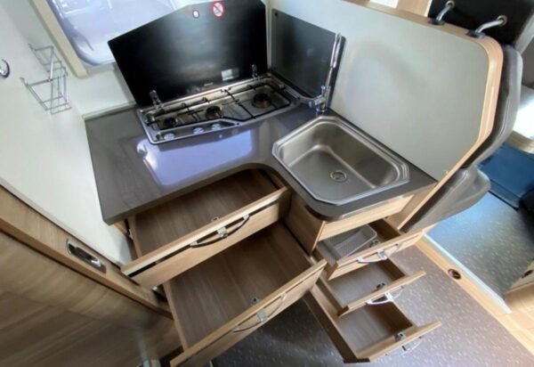 ADRIA CORAL S 690 SC 2015 FAIBLE KILOMÉTRAGE – Image 15