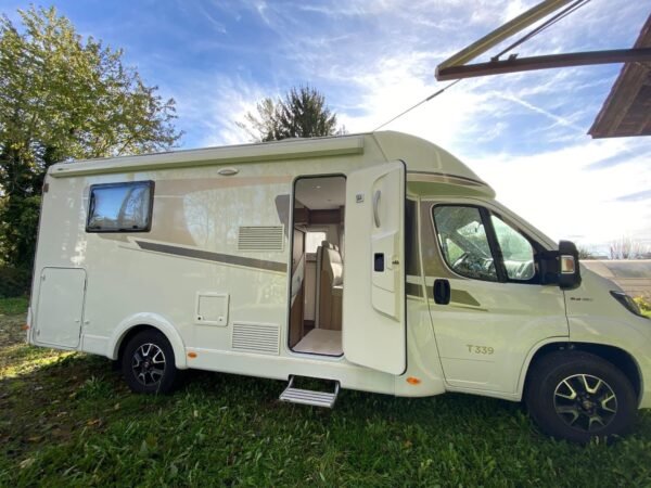 Camping-car CARADO T 339 (semi-intégré) – Image 2