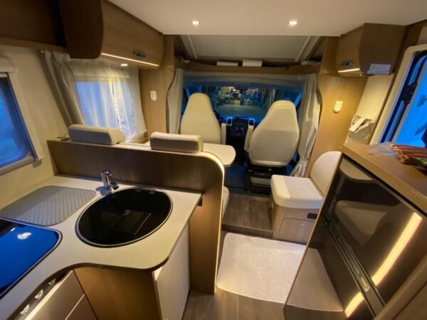 Camping-car CARADO T 339 (semi-intégré) – Image 6