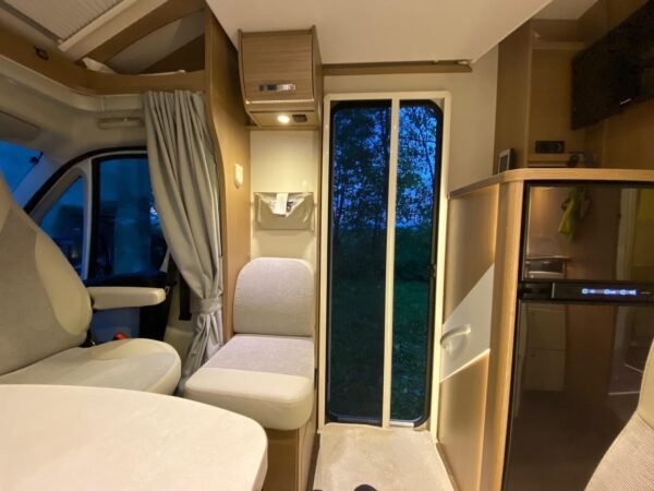 Camping-car CARADO T 339 (semi-intégré) – Image 7