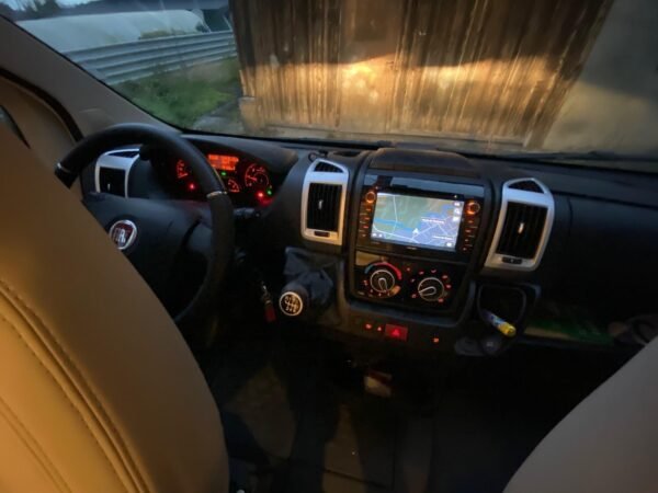 Camping-car CARADO T 339 (semi-intégré) – Image 11