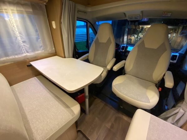 Camping-car CARADO T 339 (semi-intégré) – Image 12