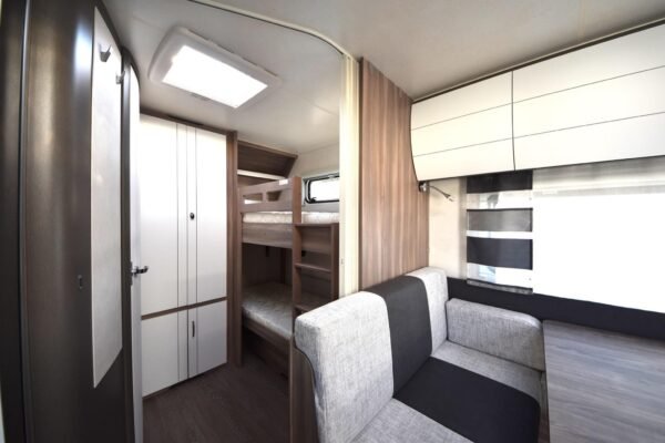 Caravane HOBBY Hobby 545 KMF Excellent Edition 
Caravane familiale idéale avec cabine – Image 11