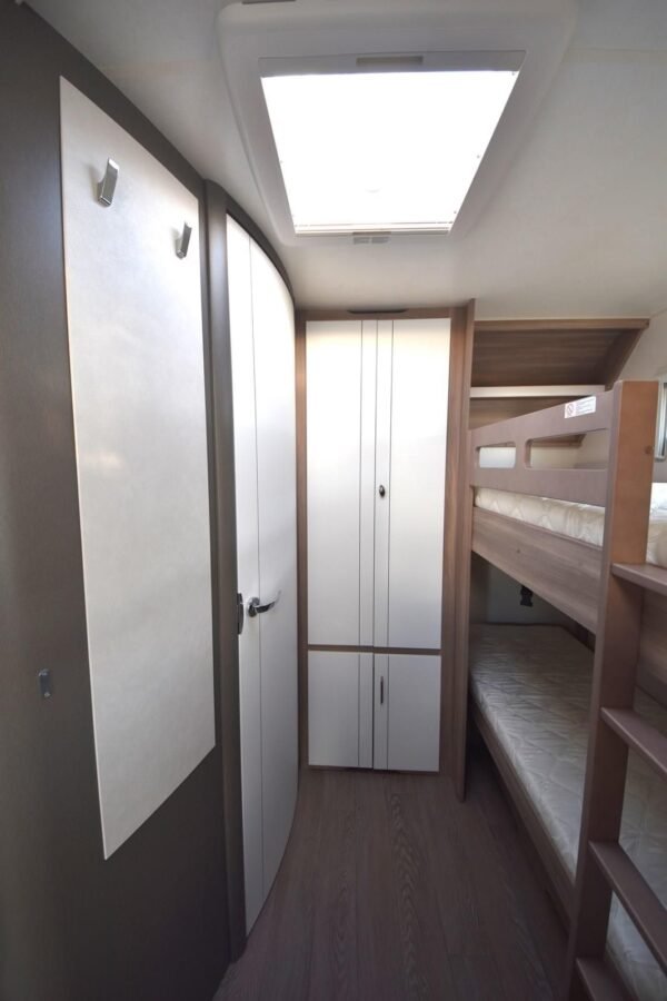 Caravane HOBBY Hobby 545 KMF Excellent Edition 
Caravane familiale idéale avec cabine – Image 13