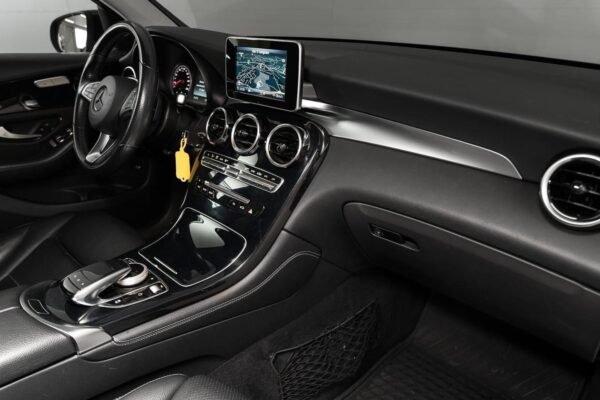 Mercedes-Benz GLC
220D 4MATIC LED – Image 11