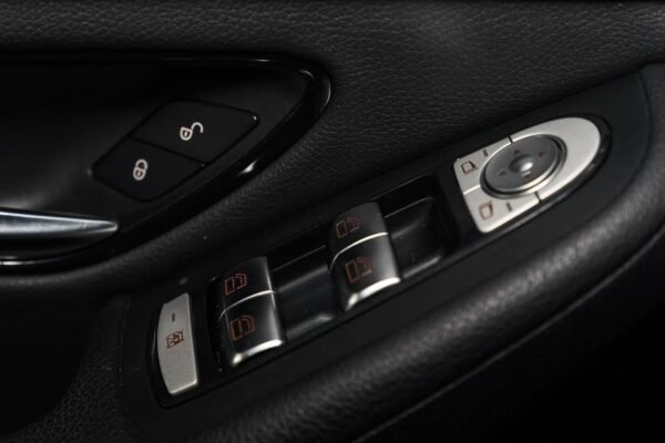 Mercedes-Benz GLC
220D 4MATIC LED – Image 21