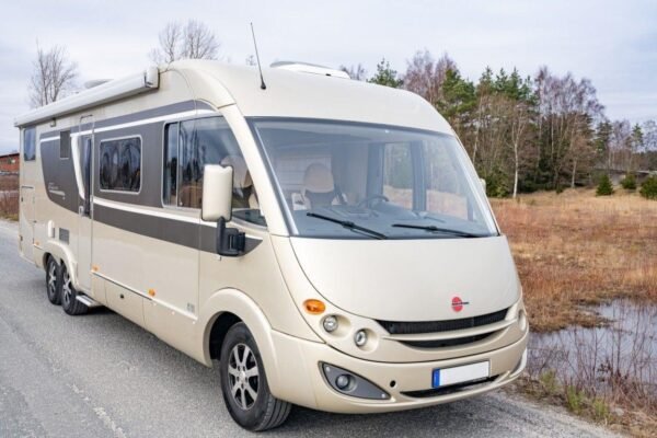 Camping-car Bürstner ELEGANCE I 821 – Image 2