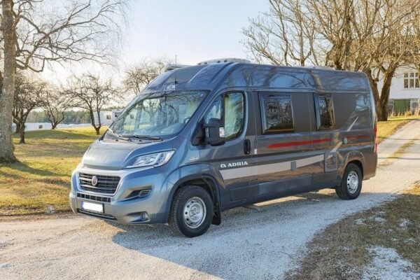Camping-car Adria Twin 600 SPT – Image 9