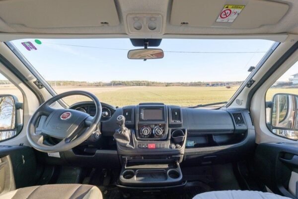 Camping-car Adria Twin 600 SPT – Image 10