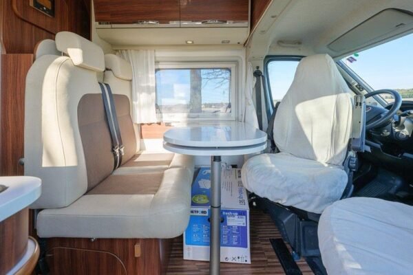 Camping-car Adria Twin 600 SPT – Image 11