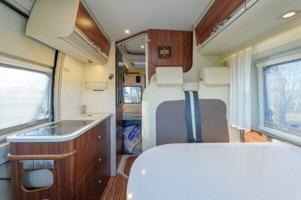 Camping-car Adria Twin 600 SPT – Image 13