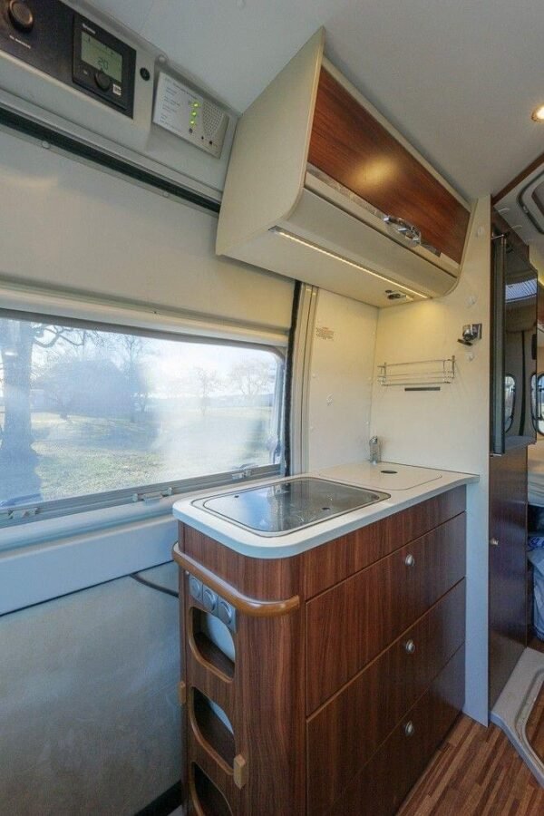 Camping-car Adria Twin 600 SPT – Image 15