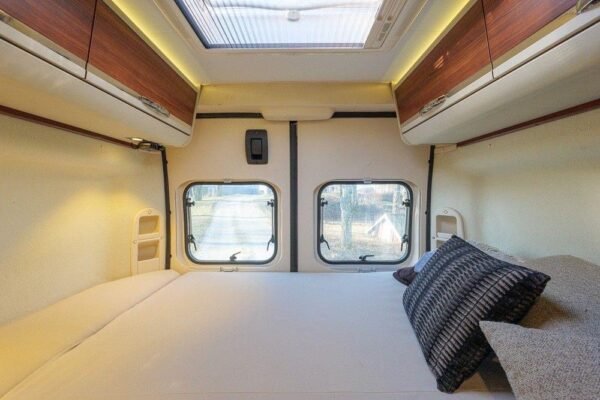 Camping-car Adria Twin 600 SPT – Image 16