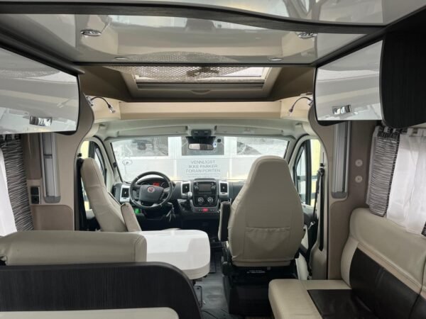 Camping-car Benimar 263 – Image 13