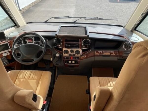 Camping-car CARTHAGO Liner C50 (Intégré) 
IVECO C50 mit 3 Liter Dieselmotor 170PS – Image 5