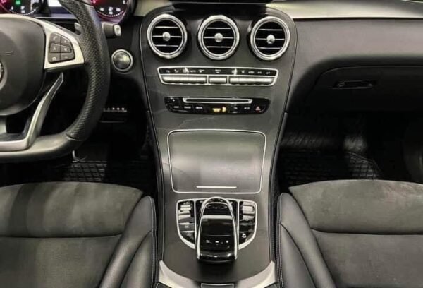 Mercedes-Benz GLC – Image 10