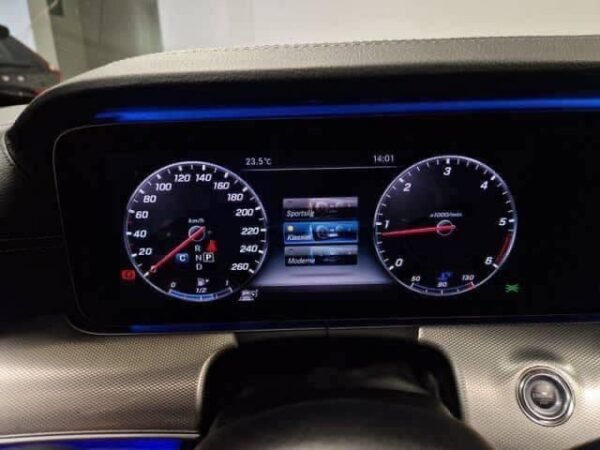 Mercedes-Benz E-Klasse 220d – Image 38