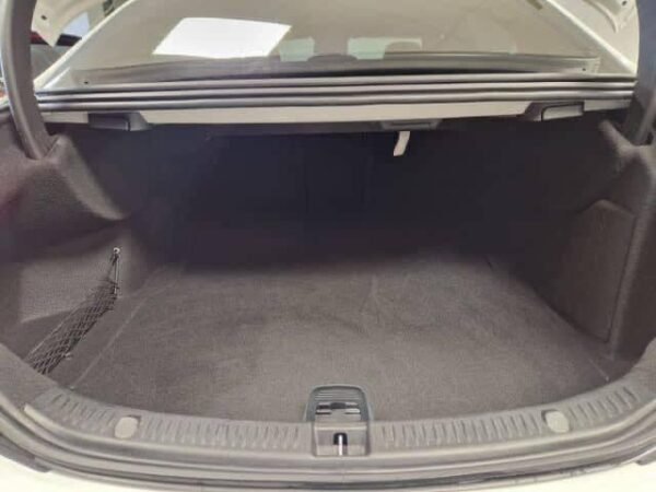 Mercedes-Benz E-Klasse 220d – Image 25