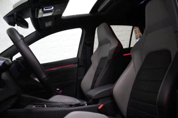 Volkswagen Golf 8 – Image 10