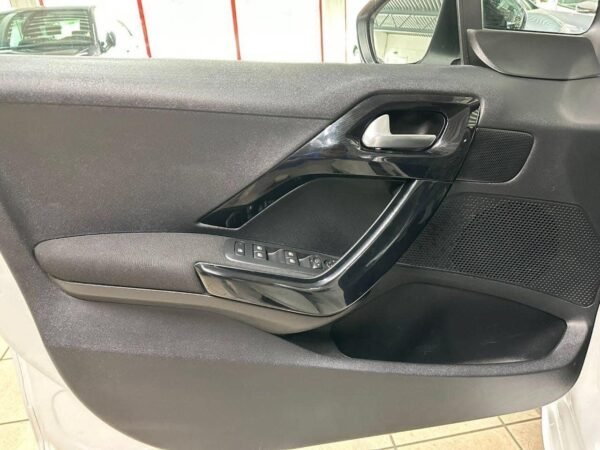 Peugeot 208 – Image 20