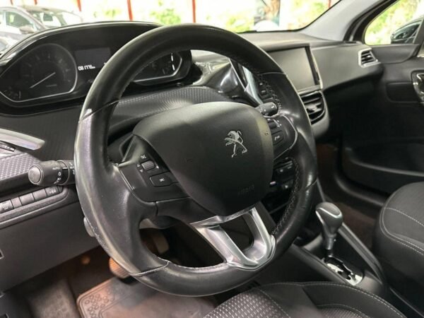 Peugeot 208 – Image 11