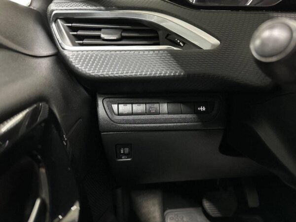 Peugeot 208 – Image 23