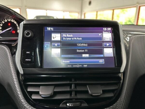 Peugeot 208 – Image 28
