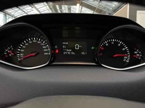 Peugeot 308 – Image 8