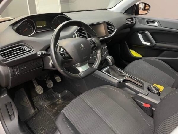Peugeot 308 – Image 11
