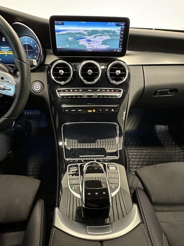 Mercedes-Benz C-Klasse
C180 Coupe – Image 12