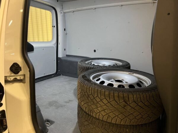 Volkswagen Caddie – Image 16