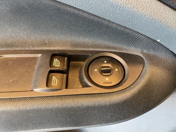 Ford C-Max – Image 12