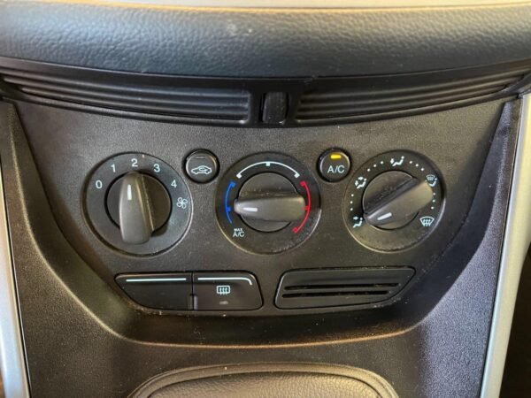 Ford C-Max – Image 13
