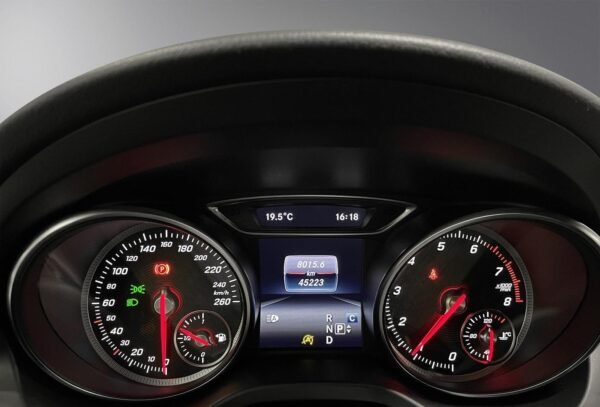 Mercedes-Benz GLA 220 – Image 13