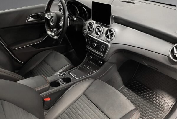 Mercedes-Benz GLA 220 – Image 10