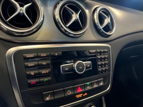 Mercedes-Benz GLA – Image 13