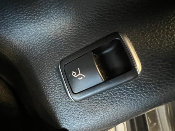 Mercedes-Benz GLA – Image 24