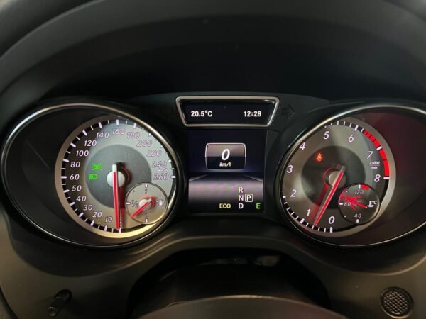 Mercedes-Benz GLA – Image 27