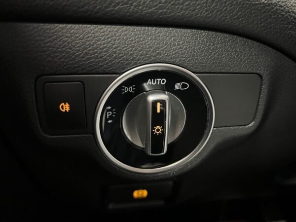 Mercedes-Benz GLA – Image 31