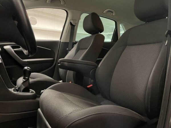 Volkswagen Polo – Image 9