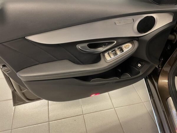 Mercedes-Benz Classe C 350 – Image 22
