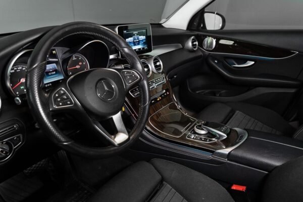 Mercedes-Benz GLC
220 – Image 7